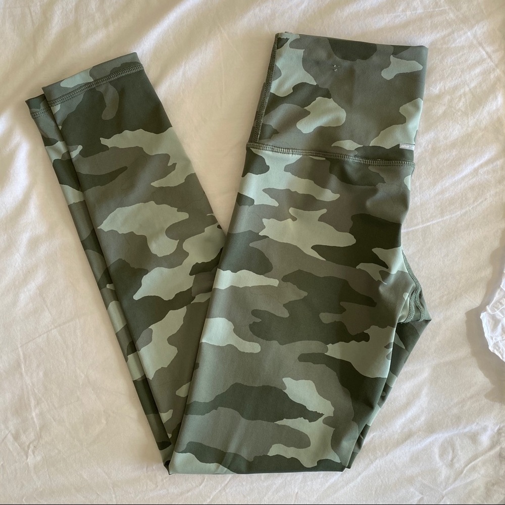 Aerie Green Camo Move Leggings